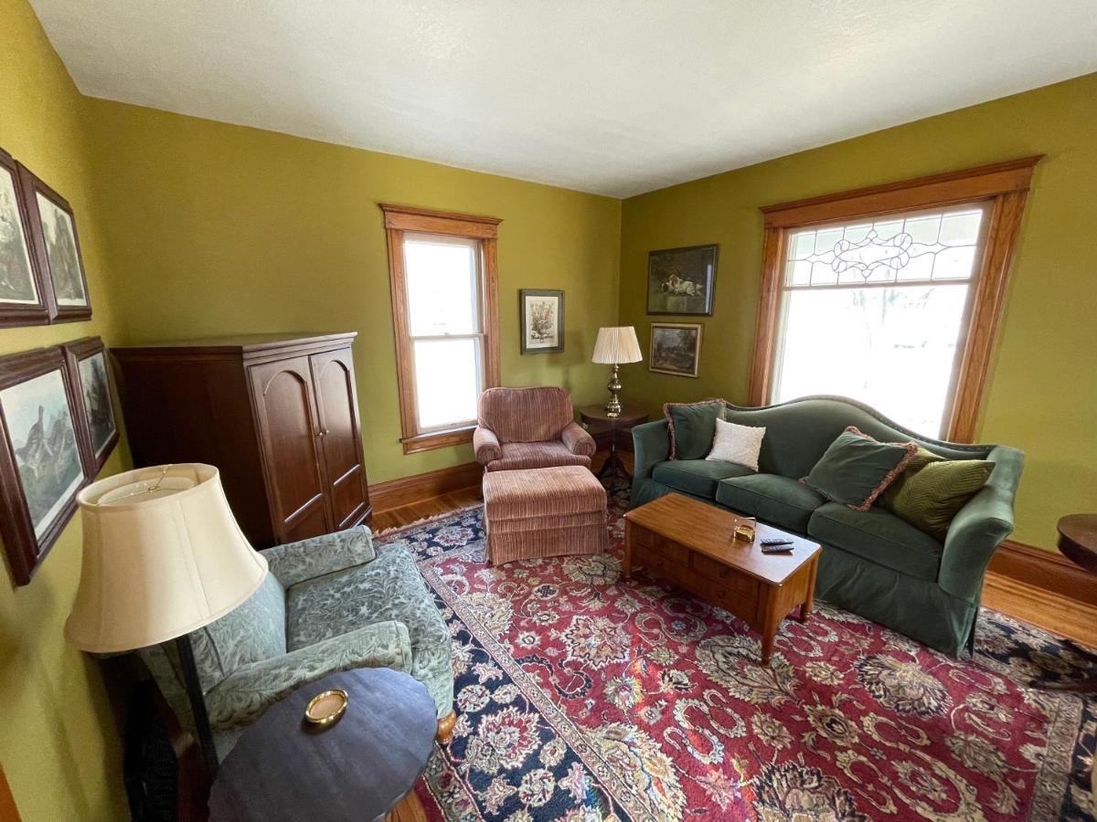 Old Town Inn Sioux Center Bagian luar foto