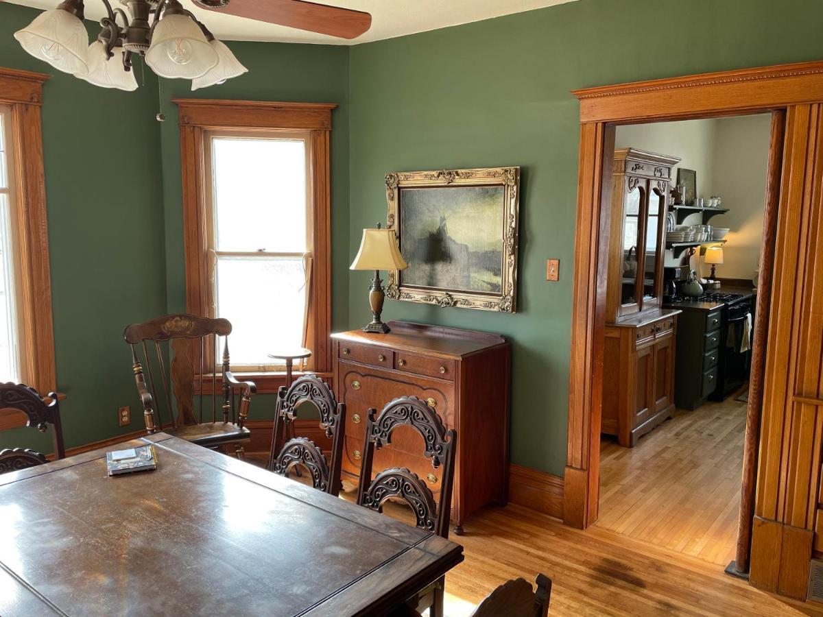Old Town Inn Sioux Center Bagian luar foto