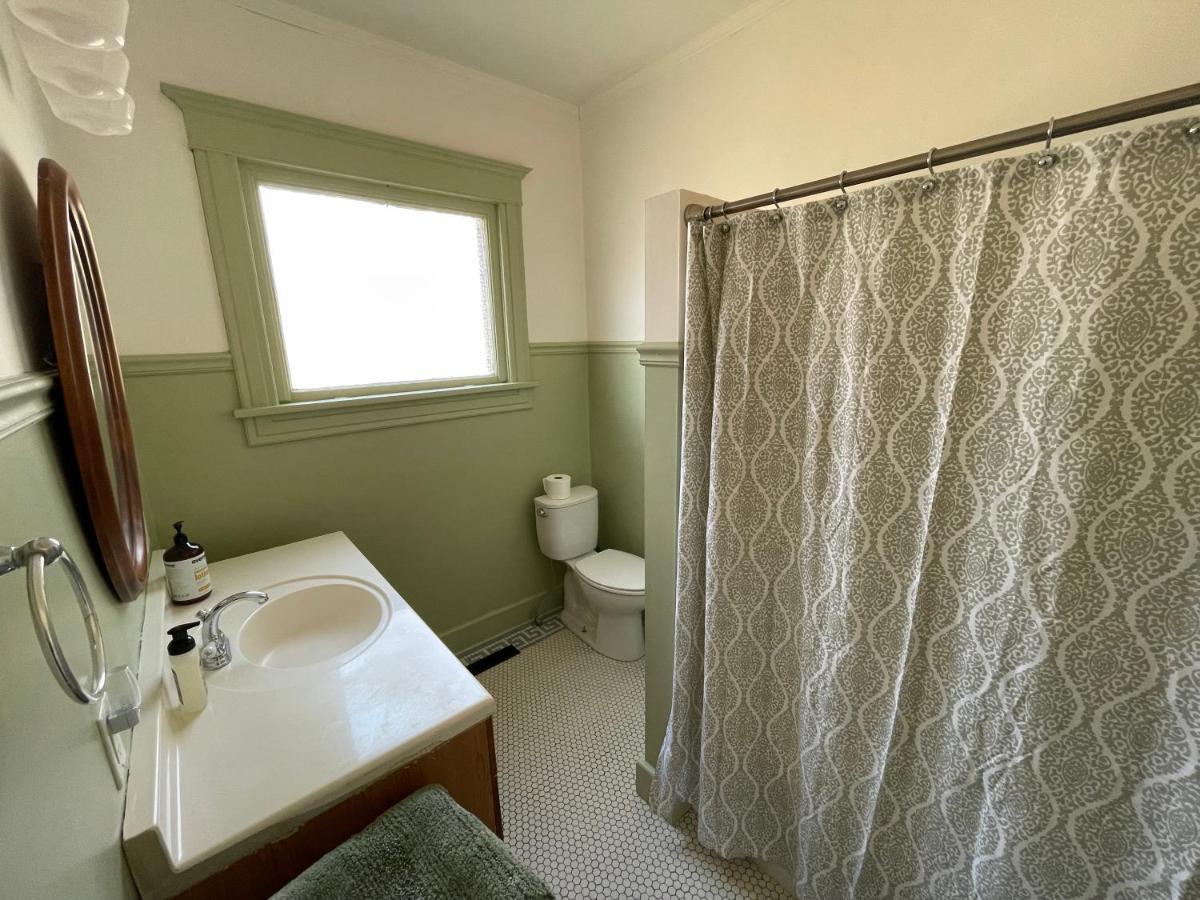 Old Town Inn Sioux Center Bagian luar foto